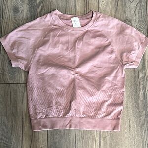 Women’s Medium Ryka Lavendar Short Sleeve Crop Workout Top